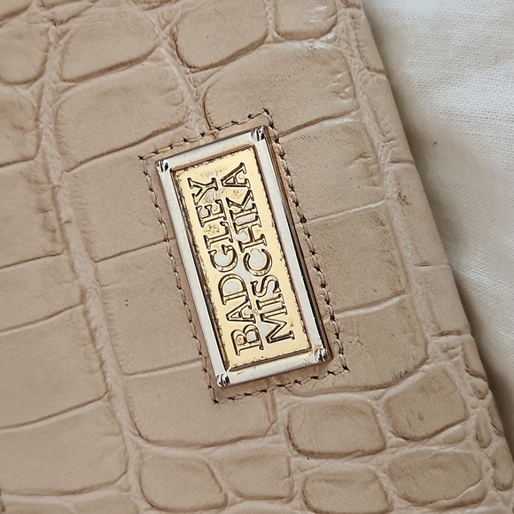 VINTAGE Badgley Mischka Sand Croc Wallet - Picture 4 of 4